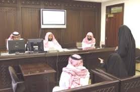 عندنا فقط ،قاض يطرد محامية لهذا السبب